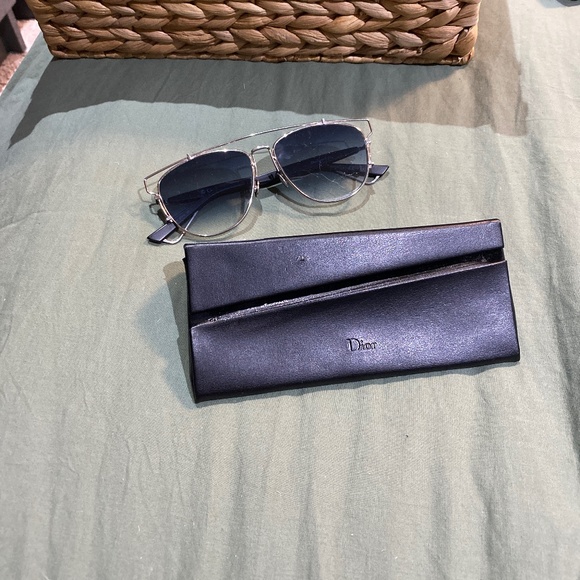 SOLD 100% Authentic DIOR sunglasses - Picture 1 of 5